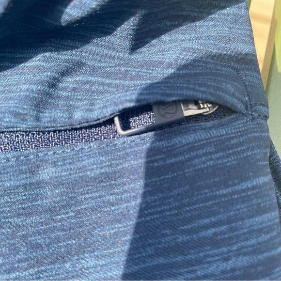 Lululemon T.H.E 7” linerless shorts Size M Heathered Blue - Picture 9 of 9